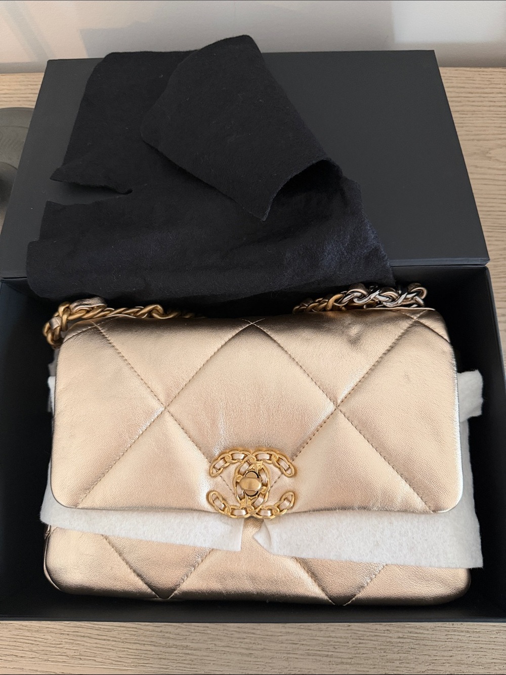 CHANEL 19 Medium Flap Metallic Gold Quilted Chain Shoulder Bag